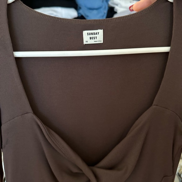 Aritzia Sundays best brown - size xs - Picture 3 of 4